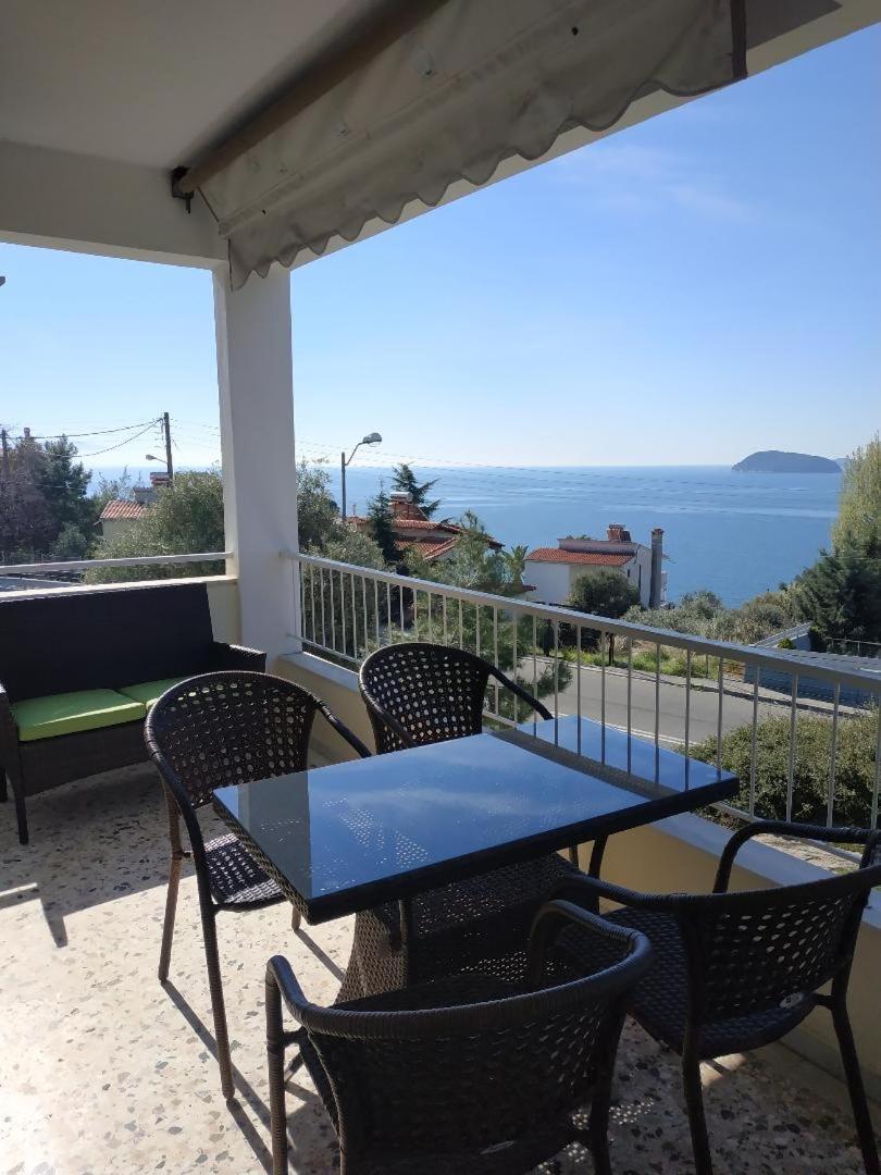 Our View Apartment PalaiónTsiflíkion Екстериор снимка